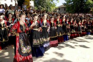 Aromânii din Albania, parte a grupului românilor balcanici, recunoscuți ca minoritate