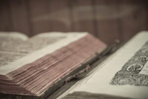 Puntea cuvintelor – Tetraevanghelul din 1561 și nașterea limbii române literare