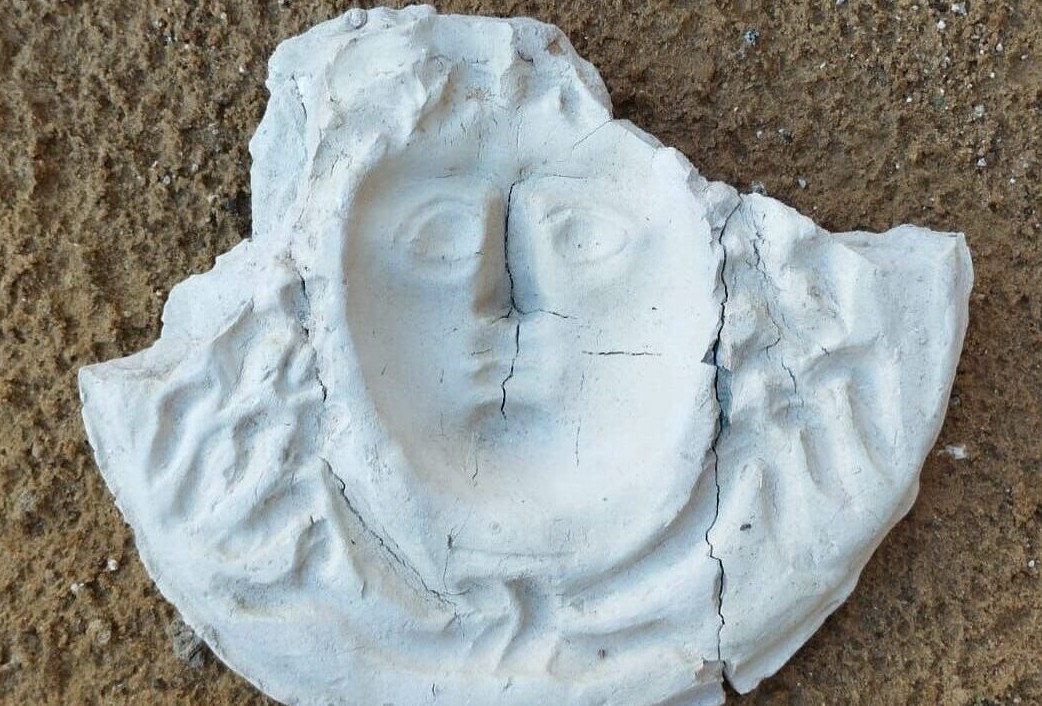 Matrița unei măști ce o înfățișează pe Medusa, descoperită în Sicilia